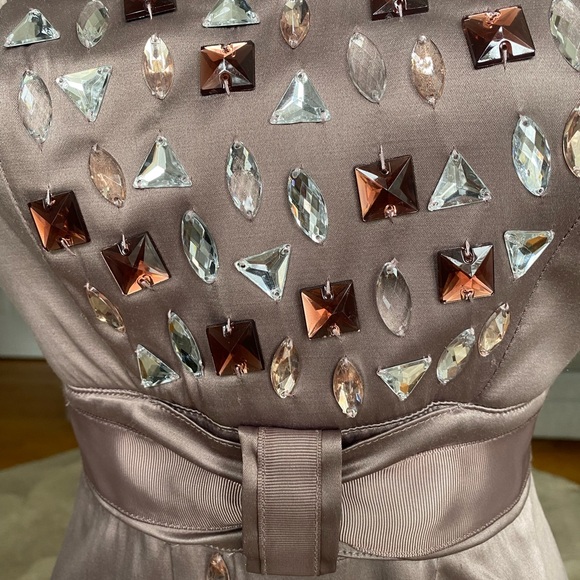 Satin Mauve/taupe colour cocktail dress size small - Picture 7 of 9